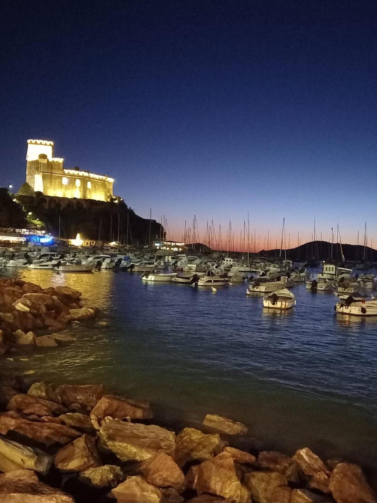 Casa A Lerici Nell'Antico Borgoヴィラ エクステリア 写真